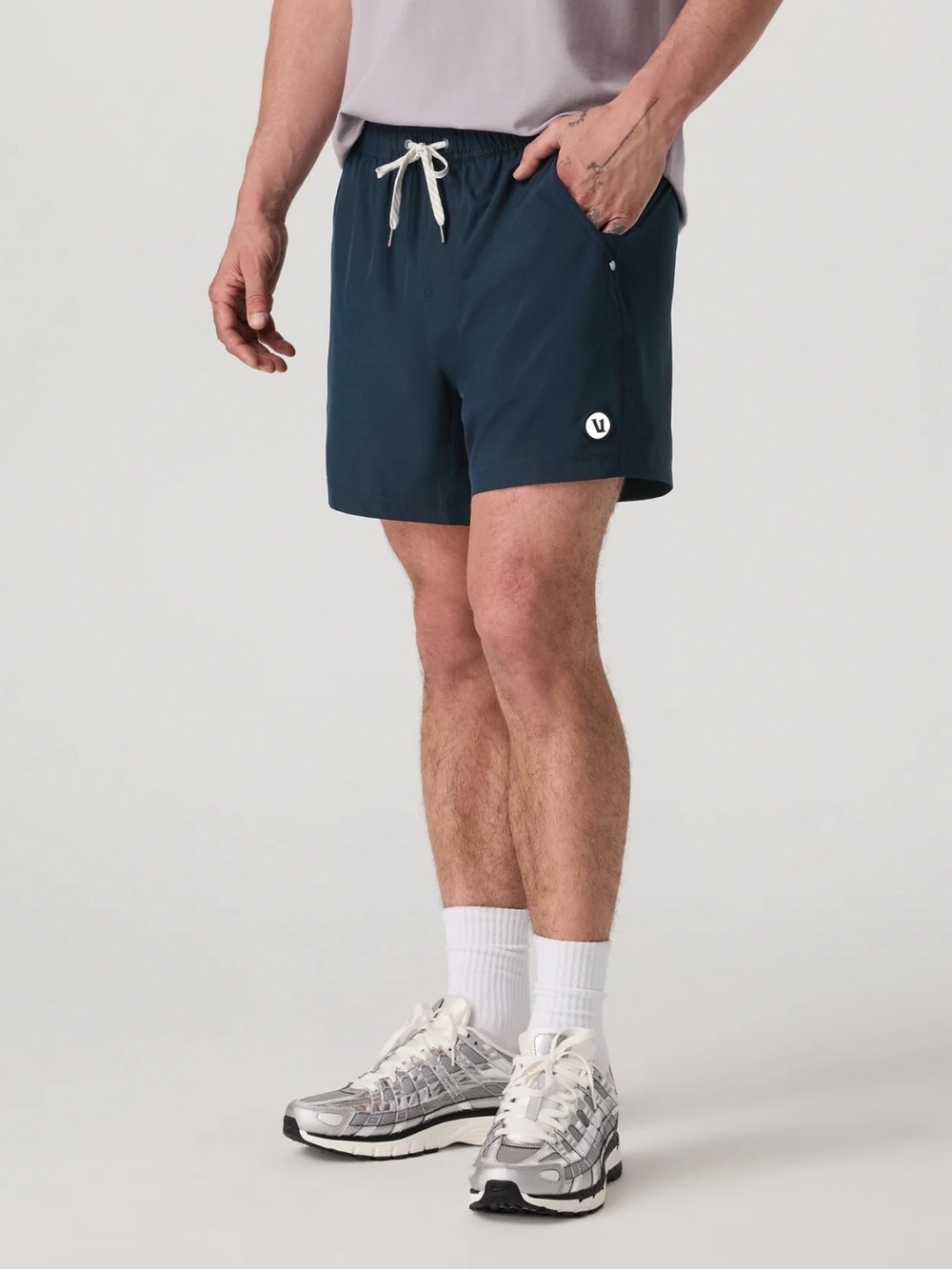 Vuori Men’s “Kore” Short 5” Inseam Unlined (L)  *BESTSELLER*